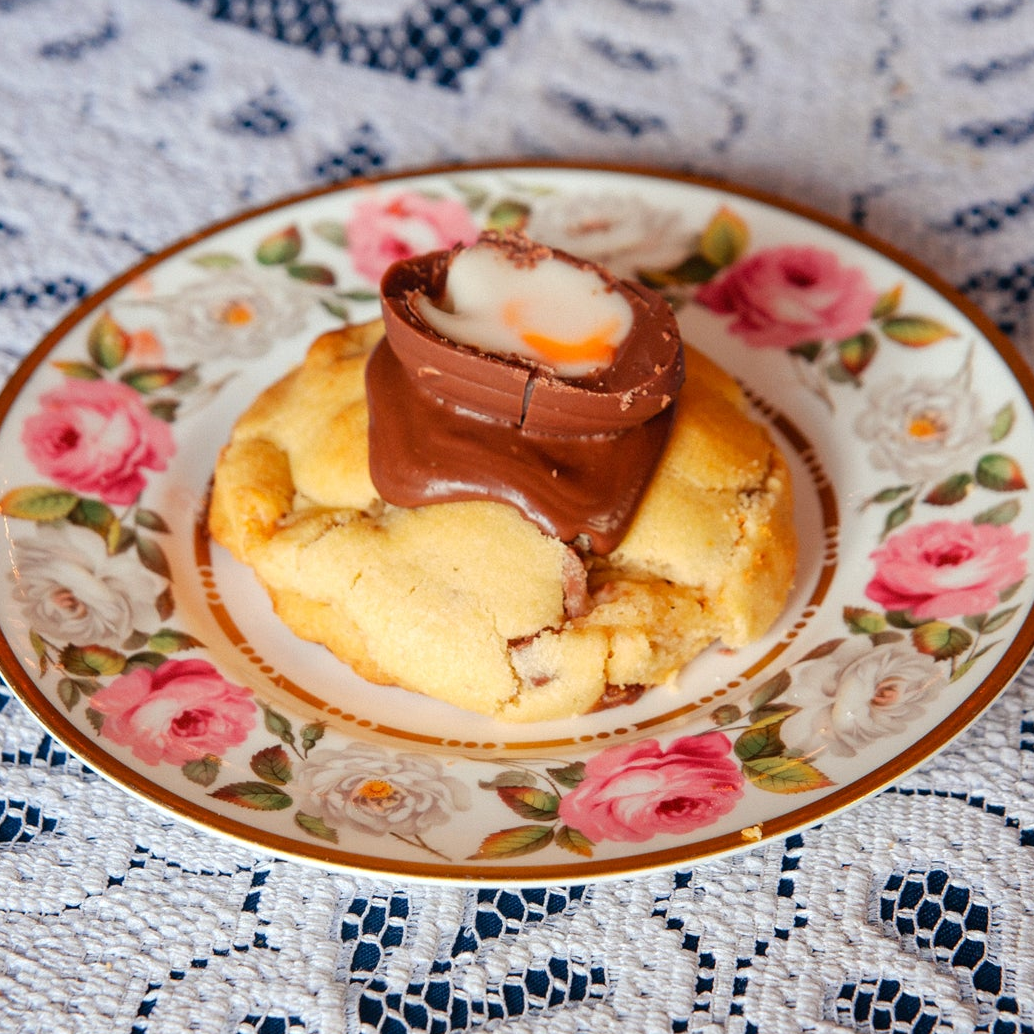 Cream egg cookie